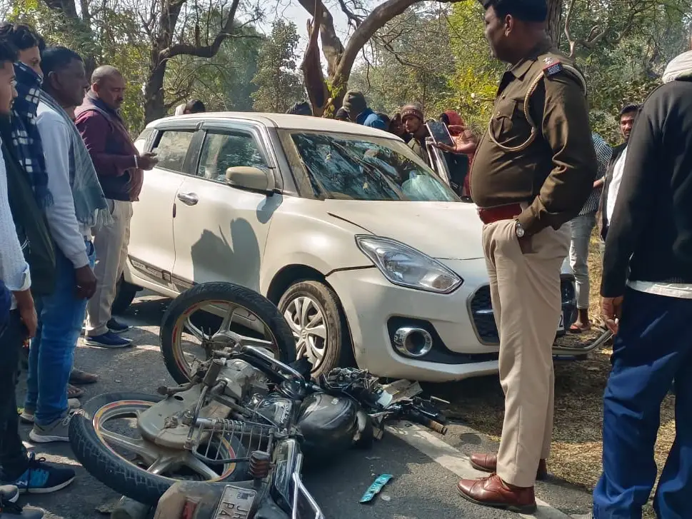 पलामू जिले में कार और बाइक | Jharkhand News | Bhaiyajii News