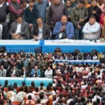 धनबाद में छेड़खानी का विरोध बना जानलेवा, युवती के भाई की बेरहमी से पिटाई, सिर में गंभीर चोट | Jharkhand News | Bhaiyajii News